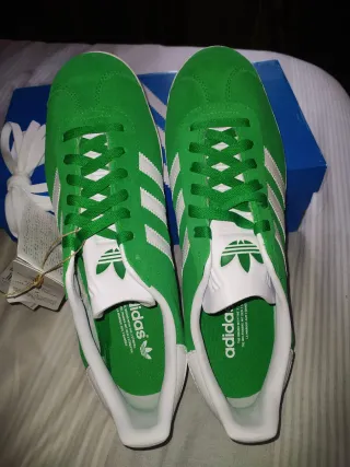 Zapatillas Adidas Gazelle Verdes y Blancas