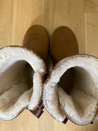 Botas UGG Marrones con Lazos