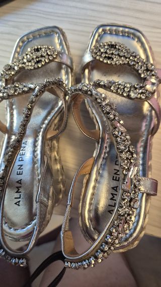 Sandalias Alma en Pena Plata con Pedrería