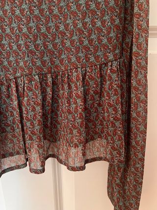 Blusa crop Pull&Bear estampado paisley