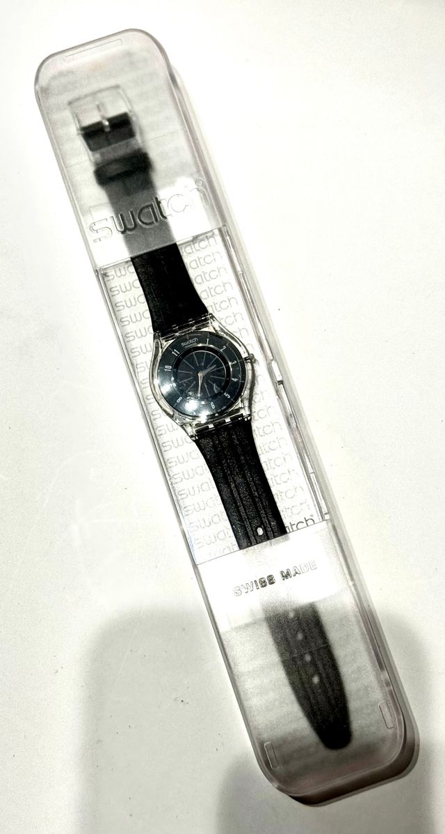 Reloj Swatch SKIN Negro Nuevo