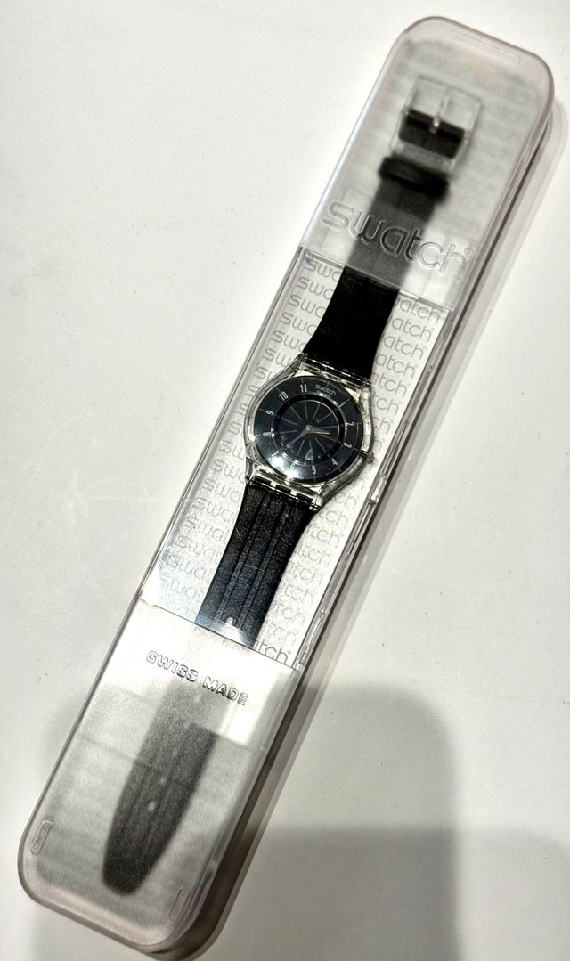 Reloj Swatch SKIN Negro Nuevo