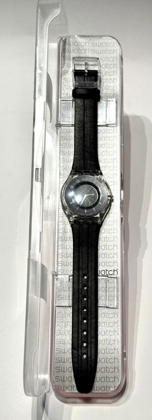 Reloj Swatch SKIN Negro Nuevo