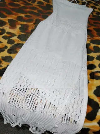 Vestido blanco de verano con tirantes