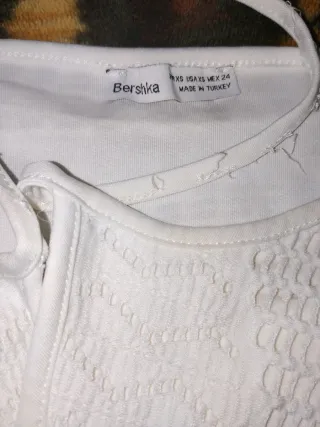 Vestido blanco de verano con tirantes