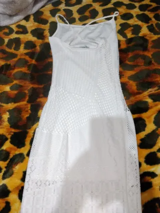 Vestido blanco de verano con tirantes