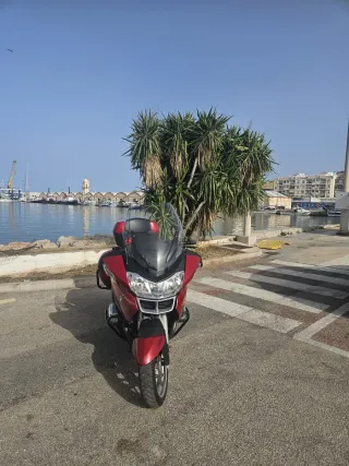 BMW R 1200 RT Roja y Negra