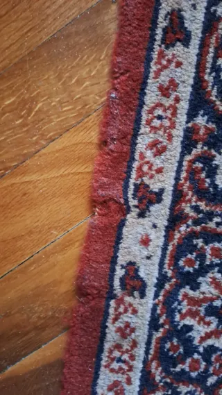 Tappeto scendiletto rosso e blu