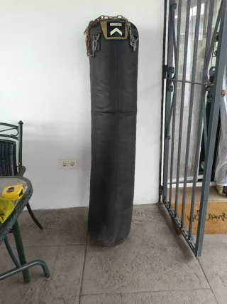 Saco de boxeo Outshock negro