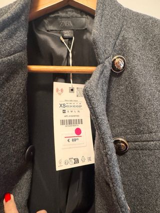 Abrigo Zara gris nuevo