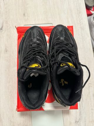 Nike Air Max 95 x Corteiz (Honey). Negro/Dorado