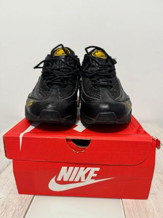 Nike Air Max 95 x Corteiz (Honey). Negro/Dorado