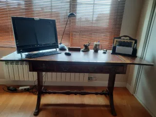 URGE VENTA  Escritorio antiguo madera maciza