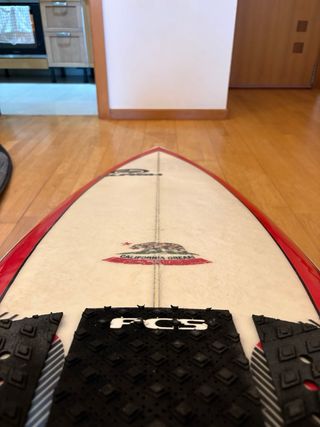 Tabla de surf Slash con funda y quillas Surfboard