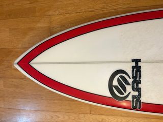 Tabla de surf Slash con funda y quillas Surfboard