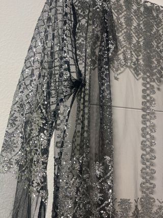 Kimono playero negro y plateado