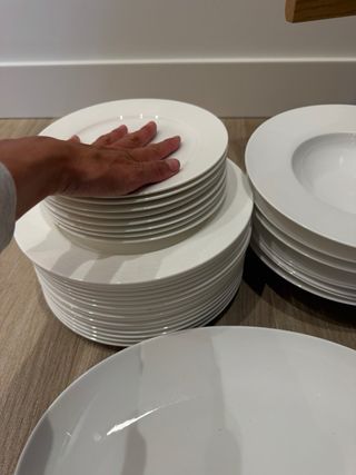 Vajilla de porcelana blanca nueva