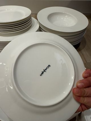 Vajilla de porcelana blanca nueva