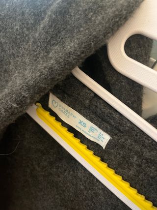 Chaqueta larga gris con capucha talla XS