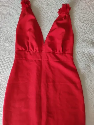 Vestido rojo con flores