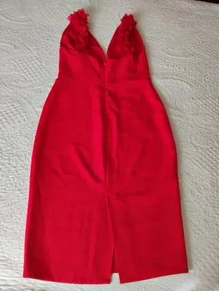 Vestido rojo con flores