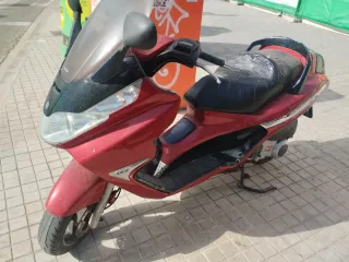 Scooter Piaggio X8 125cc - Piezas o Reparación