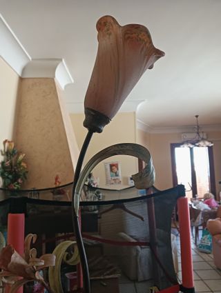 Lampada da terra design floreale