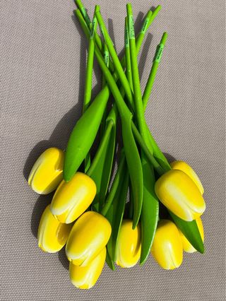 10 Tulipanes de madera amarillos 33cm