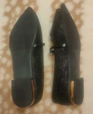 Zapatos negros brillantes talla 37
