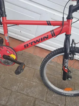 Bicicleta B-Twin Roja Infantil