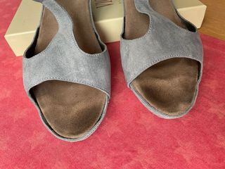 Sandalias Vialis grises de tacón