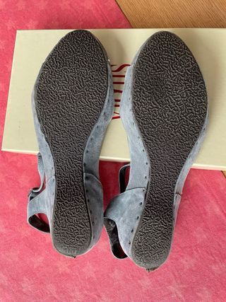 Sandalias Vialis grises de tacón