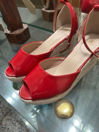Cuñas rojas talla 37