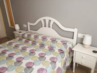 Conjunto de cabecero para cama de 150 + 2 mesitas