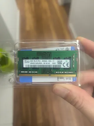 SK hynix 4GB DDR4 SODIMM PC4-3200AA