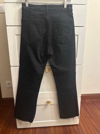 Pantalón vaquero Zara negro