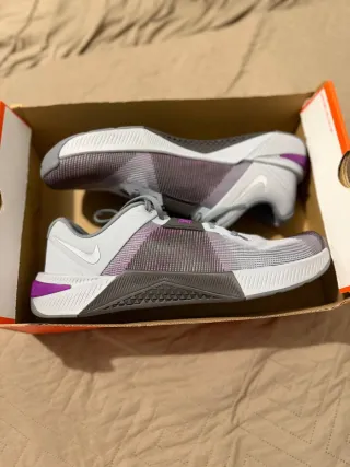 Nike Metcon 10 grigio/viola