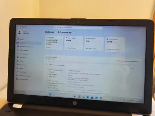 HP 15 i7 7500U 8GB RAM 256GB SSD Radeon 2GB