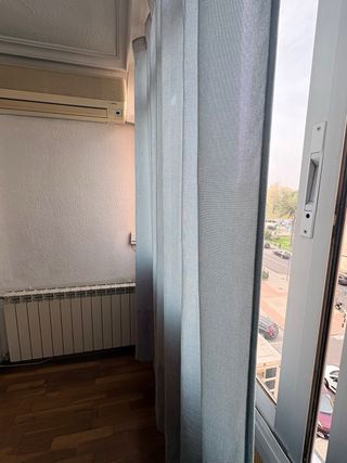 Cortinas azules y grises