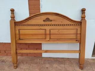 Cabecero de matrimonio de madera