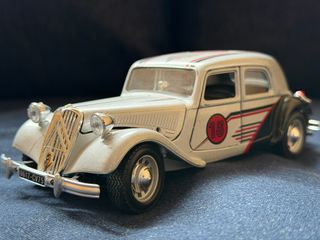 Lote n.3 - 4 Coches Clásicos Retro Escala 1/24