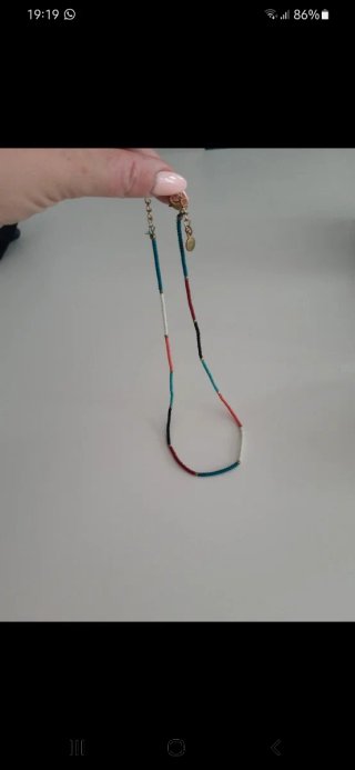 Collana con perline colorate
