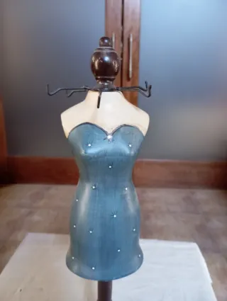 Colgador Vintage Joyas Maniquí Vestido