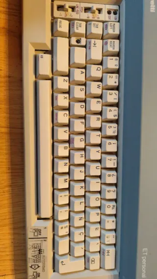 Máquina de escribir Olivetti ET Personal 55