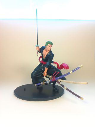 Figura Zoro One Piece Espadas