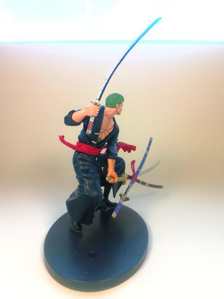 Figura Zoro One Piece Espadas