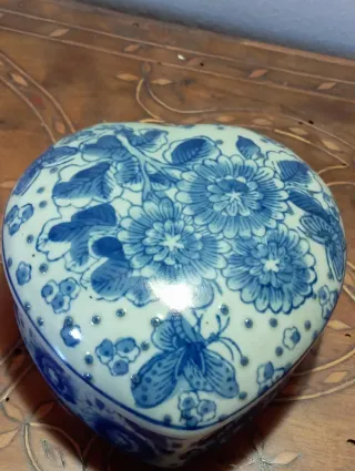 Bombonera Corazón Porcelana Azul y Blanca