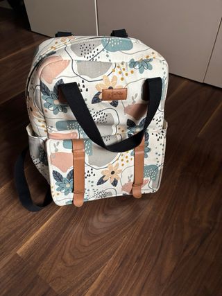 Mochila, cambiador y saco a juego