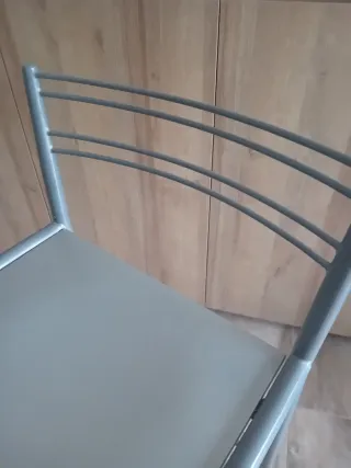 Taburete alto metálico gris