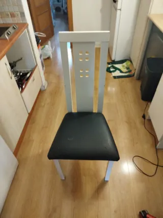 Mesa y Sillas de comedor blancas (4 unidades)